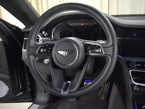 Certified 2020 Bentley Flying Spur W12 image 4