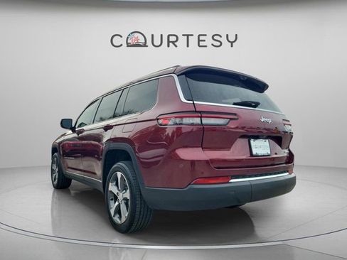 Used 2023 Jeep Grand Cherokee L Limited w/ Luxury Tech Group II image 3