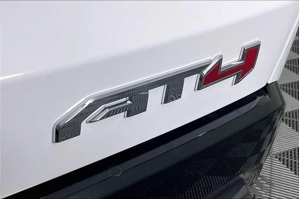 New 2027 GMC Terrain AT4 w/ Convenience Package III AWD/4WD image 10