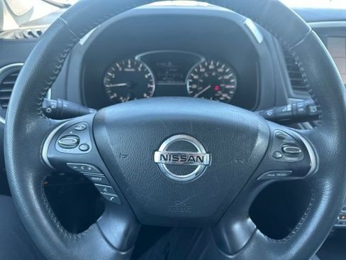 Used 2018 Nissan Pathfinder SL w/ SL Premium Package AWD/4WD image 5