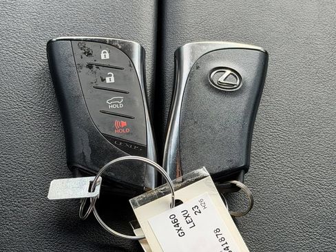 Used 2023 Lexus GX 460 Luxury w/ Accessory Package AWD/4WD image 22