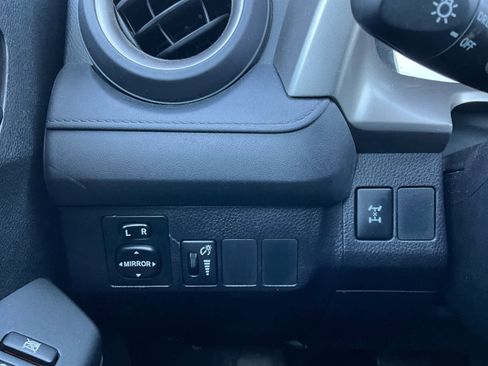 Used 2016 Toyota RAV4 LE AWD/4WD image 19