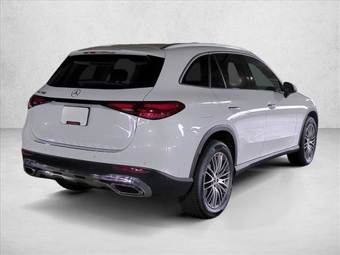 Certified 2026 Mercedes-Benz GLC 300 image 5