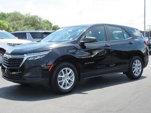 Used 2024 Chevrolet Equinox LS w/ Driver Confidence II Package FWD image 1