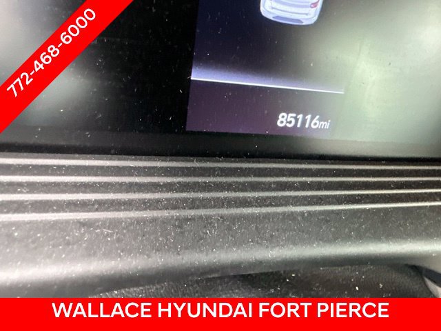 Used 2023 Hyundai Venue SEL w/ Cargo Package FWD image 1