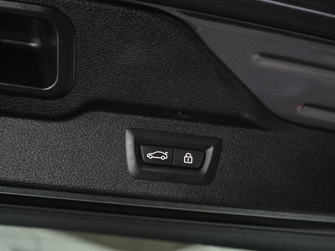 Used 2018 BMW X5 xDrive40e AWD/4WD image 11