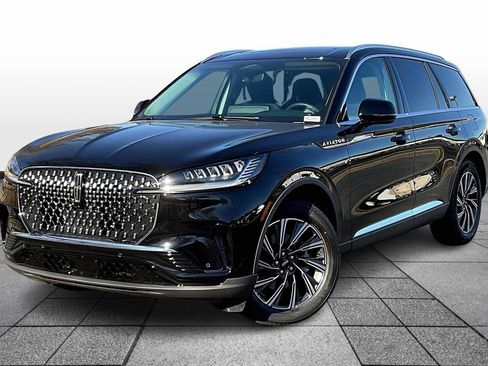 New 2025 Lincoln Aviator 2WD image 2