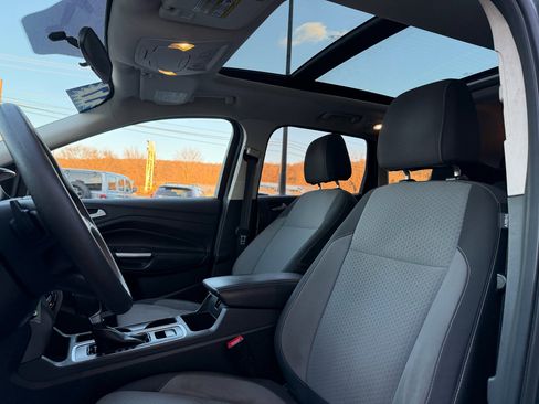 Used 2017 Ford Escape SE w/ Equipment Group 201A image 10