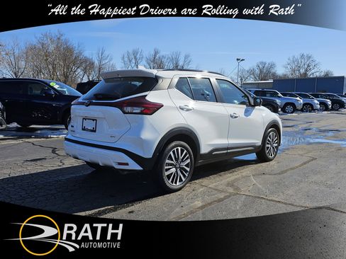 Used 2024 Nissan Kicks SR image 6