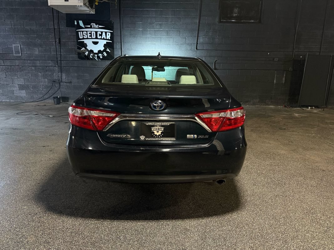 Used 2015 Toyota Camry XLE w/ Moonroof Package FWD image 5