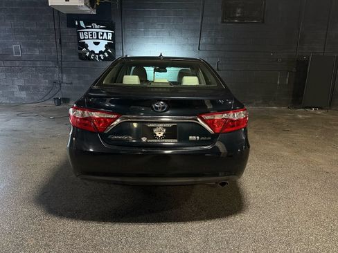 Used 2015 Toyota Camry XLE w/ Moonroof Package FWD image 5