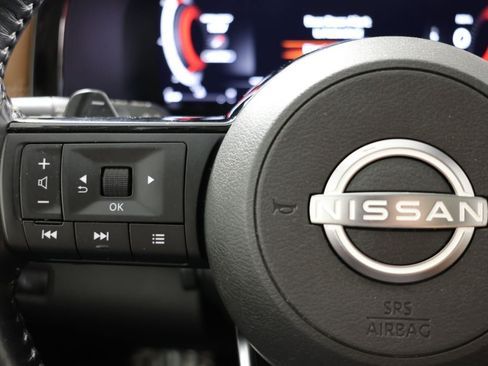 Used 2023 Nissan Pathfinder Platinum AWD/4WD image 31