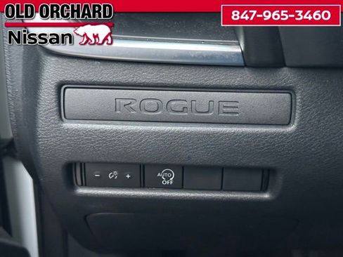 Used 2023 Nissan Rogue S AWD/4WD image 18