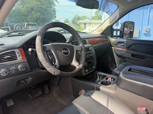 Used 2011 GMC Sierra 2500 SLT w/ SLT Convenience Package AWD/4WD image 12