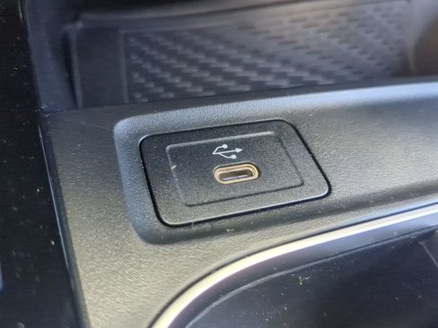 Used 2024 Mercedes-Benz EQB 250+ image 9
