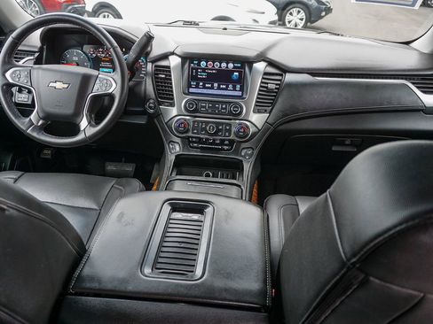 Used 2018 Chevrolet Suburban Premier AWD/4WD image 15