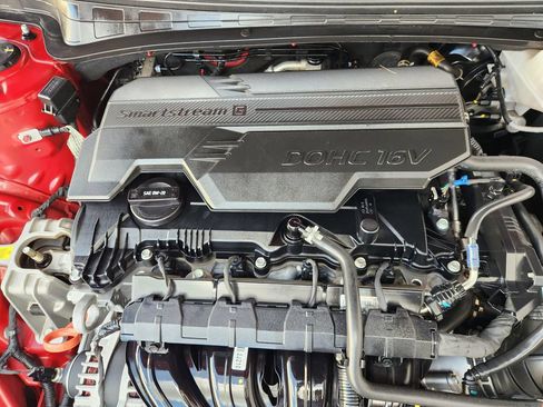 Used 2024 Hyundai Elantra SEL FWD image 33