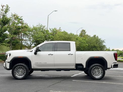 Used 2024 GMC Sierra 2500 Denali w/ Denali Reserve Package AWD/4WD image 7