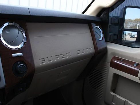Used 2015 Ford F250 King Ranch w/ FX4 Off-Road Package AWD/4WD image 18