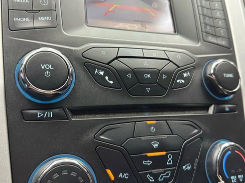 Used 2016 Ford Fusion SE image 19