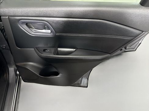 Used 2024 Nissan Rogue SL image 28