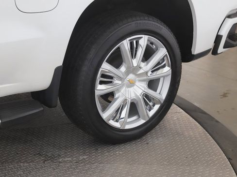 Used 2023 Chevrolet Silverado 1500 High Country w/ High Country Premium Package image 15