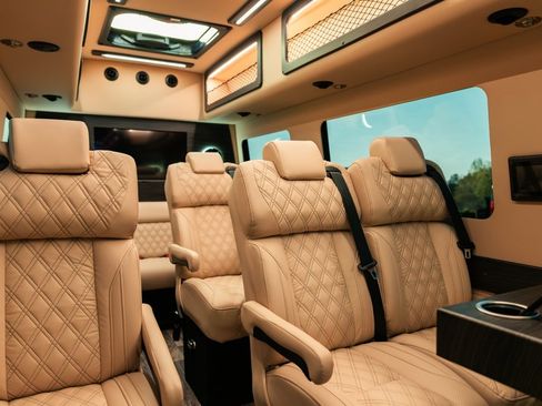 Used 2024 Mercedes-Benz Sprinter 3500 image 73