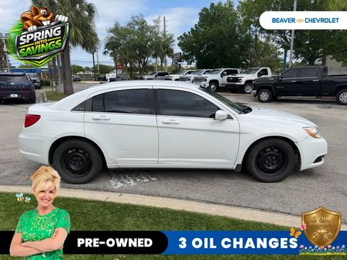 Used 2013 Chrysler 200 LX image 3