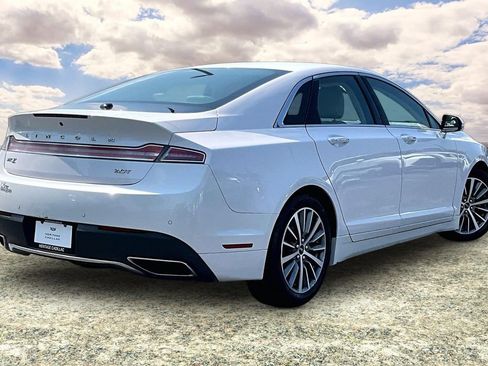 Used 2020 Lincoln MKZ w/ Convenience Package FWD image 5