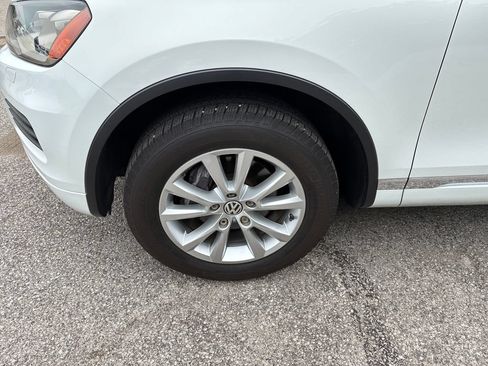 Used 2013 Volkswagen Touareg VR6 AWD/4WD image 9