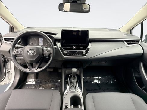 Used 2025 Toyota Corolla LE image 14