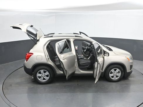 Used 2016 Chevrolet Trax LT w/ LT Convenience Package FWD image 44