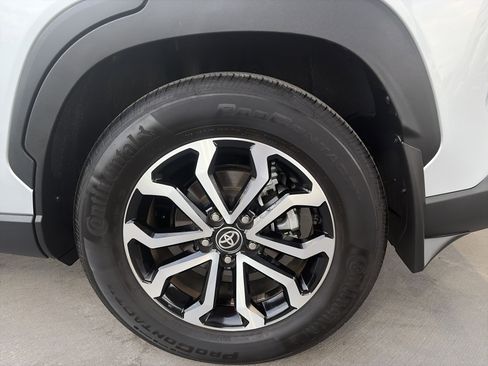 Certified 2024 Toyota Corolla Cross SE image 33