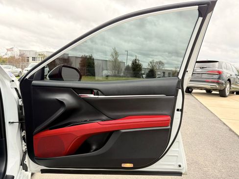 Used 2020 Toyota Camry XSE image 25