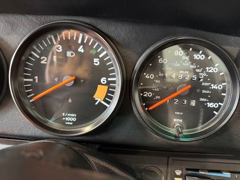 Used 1988 Porsche 911 Carrera RWD image 28