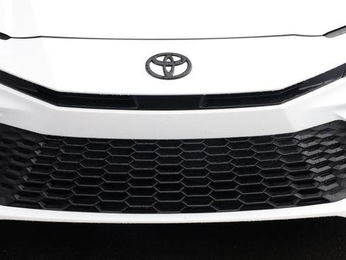 Certified 2025 Toyota Camry SE w/ Convenience Package FWD image 8