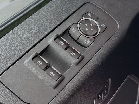 Used 2019 Ford F150 Lariat image 18