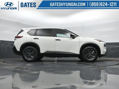 Used 2023 Nissan Rogue S FWD image 36