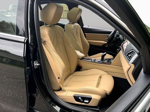 Used 2018 BMW 330i xDrive Sedan AWD/4WD image 8