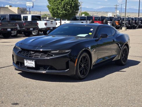 Used 2021 Chevrolet Camaro LS RWD image 5