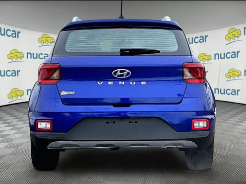 Used 2023 Hyundai Venue SEL image 5