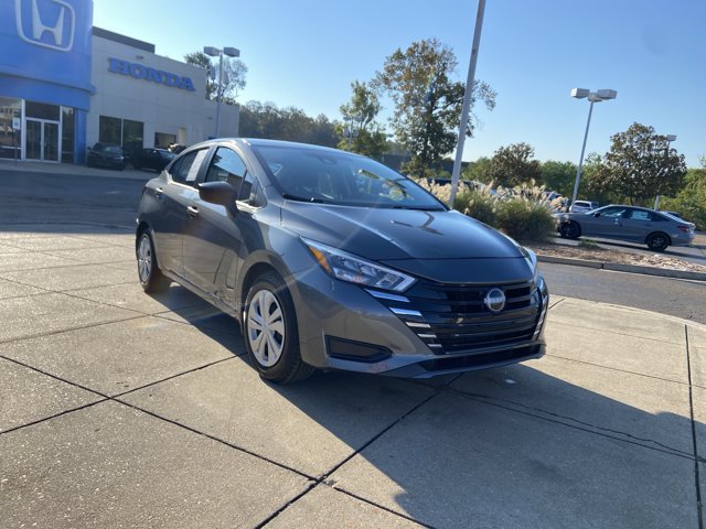 Used 2025 Nissan Versa S w/ Trunk Package FWD image 2