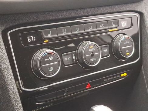 Used 2022 Volkswagen Atlas SE image 25