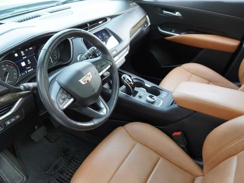 Used 2020 Cadillac XT4 Premium Luxury FWD image 9