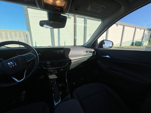 Used 2025 Buick Encore GX Preferred image 35