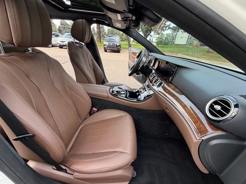 Used 2017 Mercedes-Benz E 300 4MATIC image 39