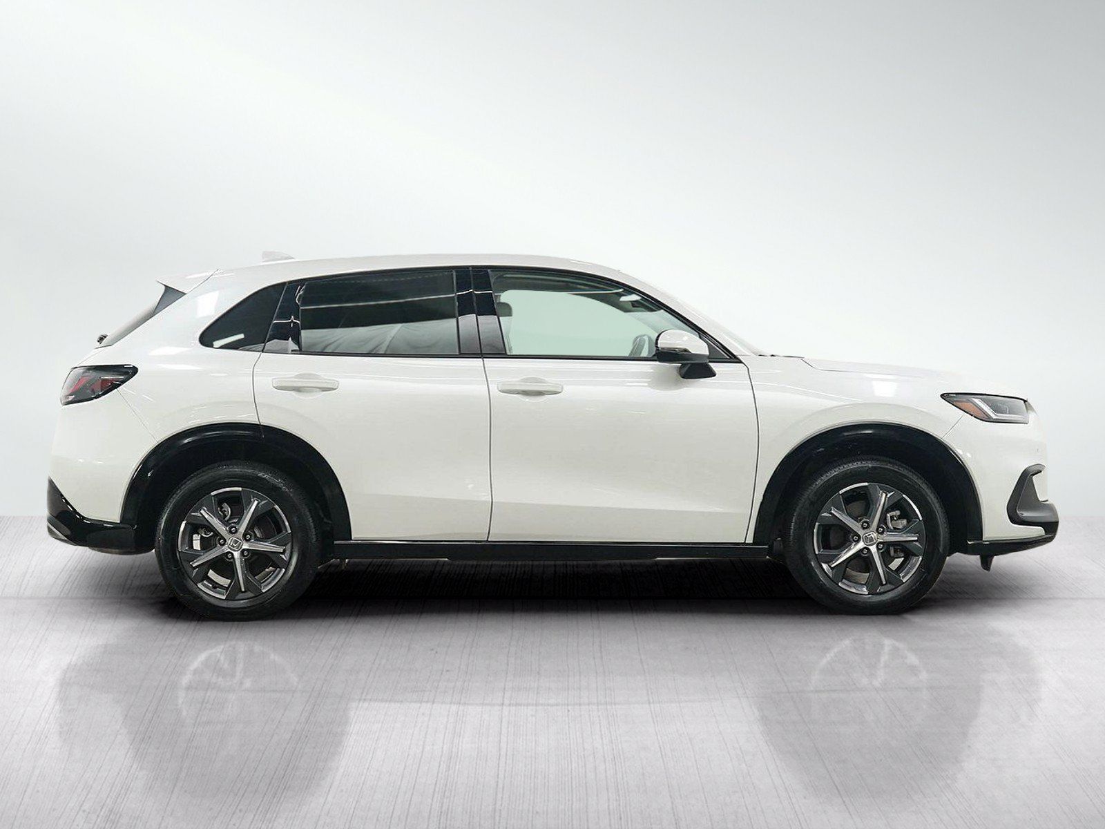 Used 2025 Honda HR-V EX-L image 6