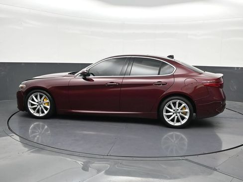 Used 2019 Alfa Romeo Giulia RWD image 2