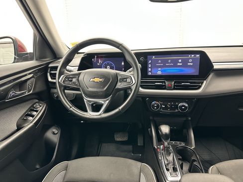 Certified 2024 Chevrolet TrailBlazer LT w/ Convenience Package AWD/4WD image 25