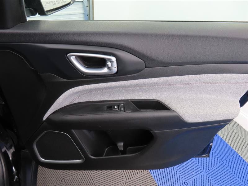 Used 2023 Jeep Compass Latitude AWD/4WD image 35